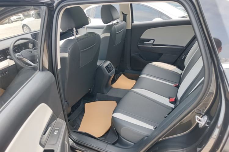 Used Jetta VS8 2026 Model 280TSI Automatic Supreme Edition Left Rear Seat