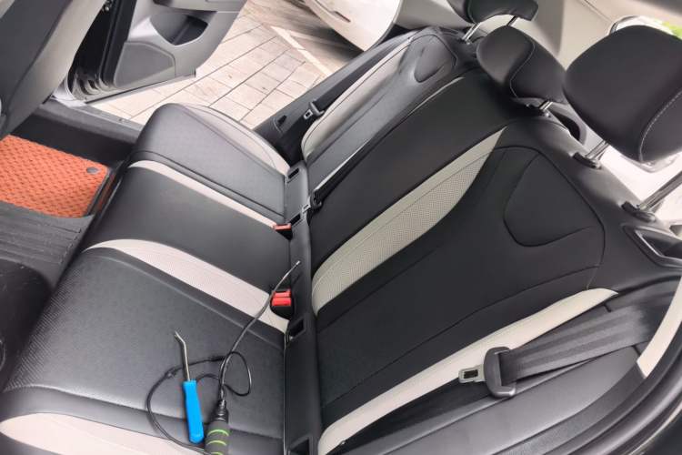 Used Jetta VS8 2026 Model 280TSI Automatic Supreme Edition Left Rear Seat
