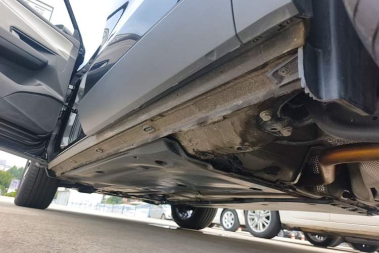 Used Jetta VS8 2026 Model 280TSI Automatic Supreme Edition Left Side Sill