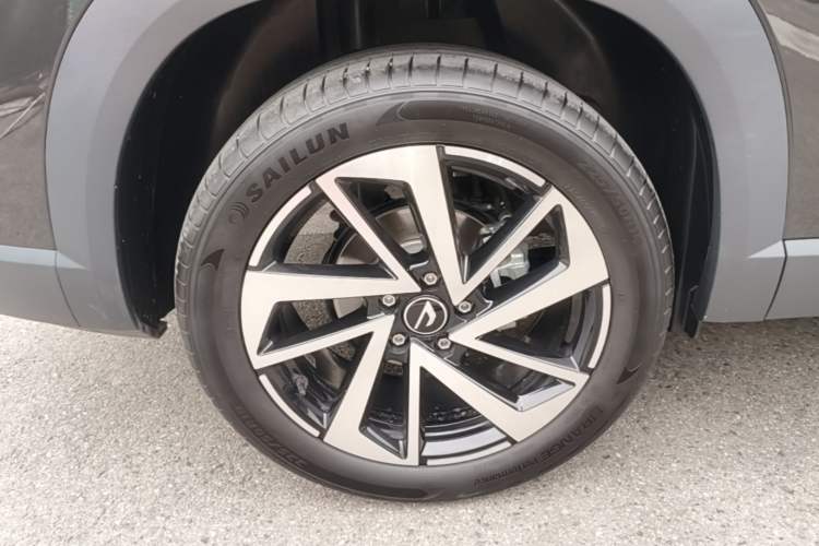 Used Jetta VS8 2026 Model 280TSI Automatic Supreme Edition Right Rear Wheel Hub