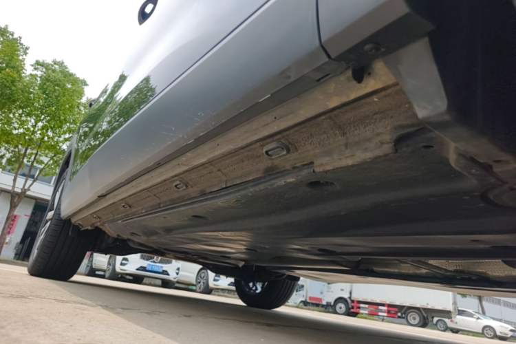 Used Jetta VS8 2026 Model 280TSI Automatic Supreme Edition Right Side Sill