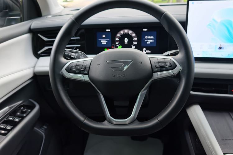 Used Jetta VS8 2026 Model 280TSI Automatic Supreme Edition Steering Wheel