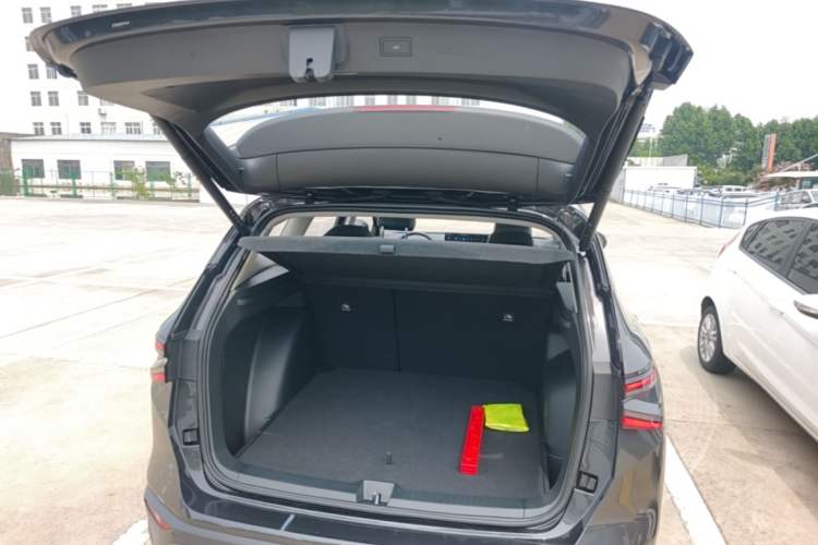 Used Jetta VS8 2026 Model 280TSI Automatic Supreme Edition Trunk