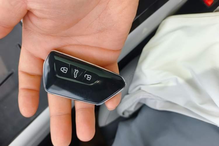 Used Jetta VS8 2026 Model 280TSI Automatic Supreme Edition Vehicle Key