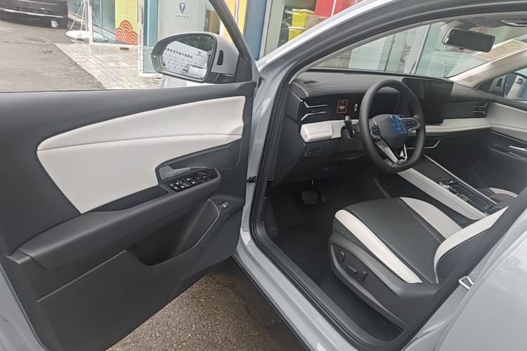 Used Jetta VS8 2026 Model 280TSI Automatic Supreme Edition Driver Seat