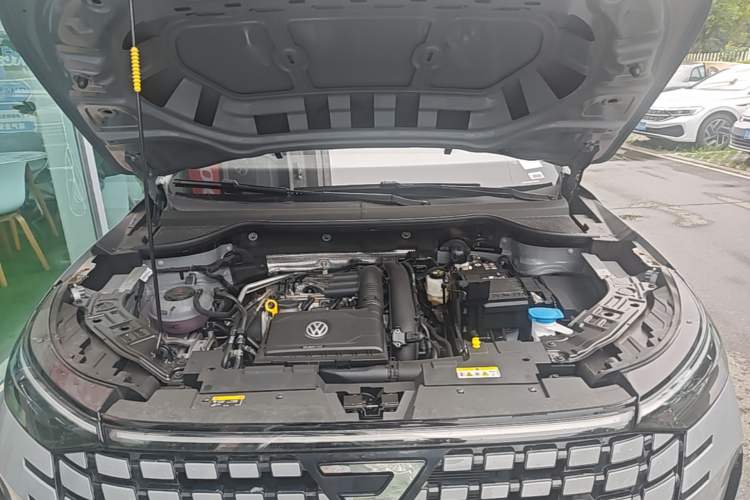 Used Jetta VS8 2026 Model 280TSI Automatic Supreme Edition Engine Bay