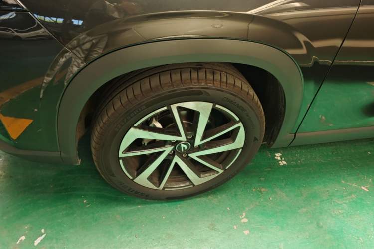 Used Jetta VS8 2026 Model 280TSI Automatic Supreme Edition Left Front Wheel Hub