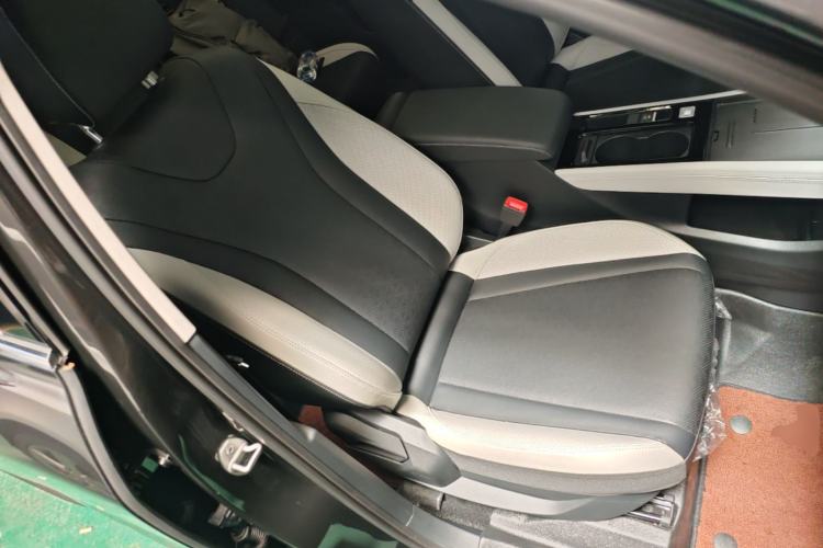 Used Jetta VS8 2026 Model 280TSI Automatic Supreme Edition Right Front Seat