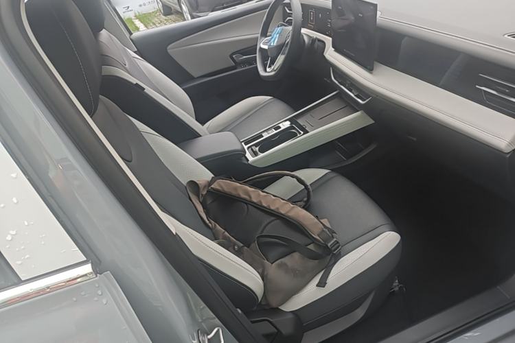 Used Jetta VS8 2026 Model 280TSI Automatic Supreme Edition Right Front Seat
