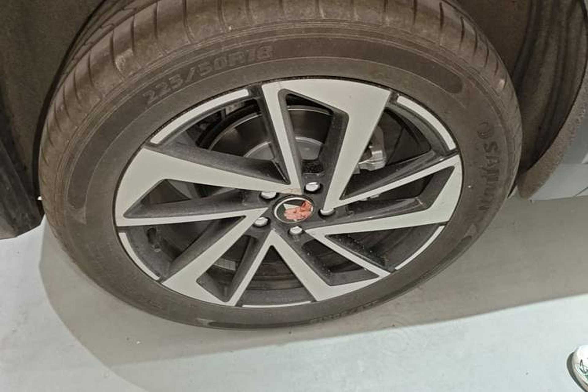 Used Jetta VS8 2026 Model 280TSI Automatic Supreme Edition Right Rear Wheel Hub
