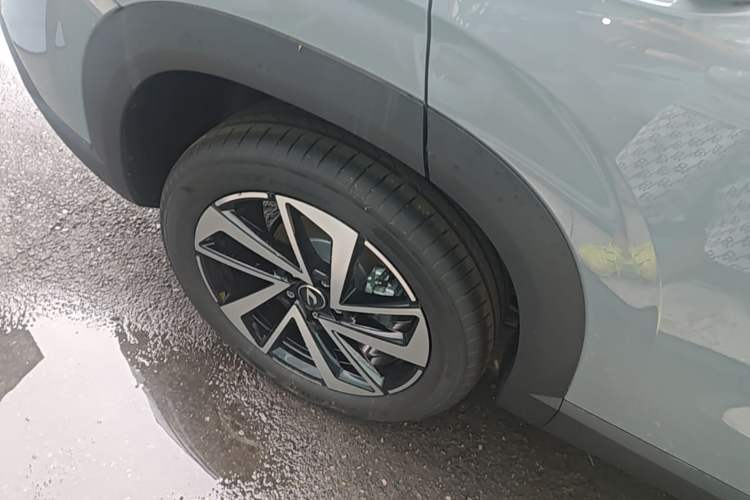 Used Jetta VS8 2026 Model 280TSI Automatic Supreme Edition Right Rear Wheel Hub