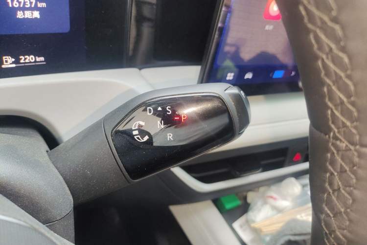 Used Jetta VS8 2026 Model 280TSI Automatic Smart Drive Edition Gear Lever