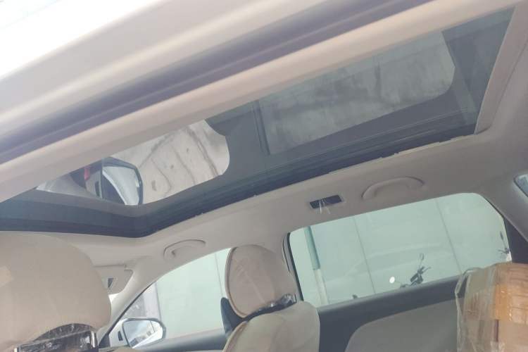 Used Jetta VS8 2026 Model 280TSI Automatic Smart Drive Edition Headliner