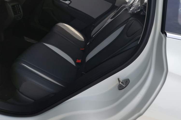 Used Jetta VS8 2026 Model 280TSI Automatic Smart Drive Edition Left Rear Seat