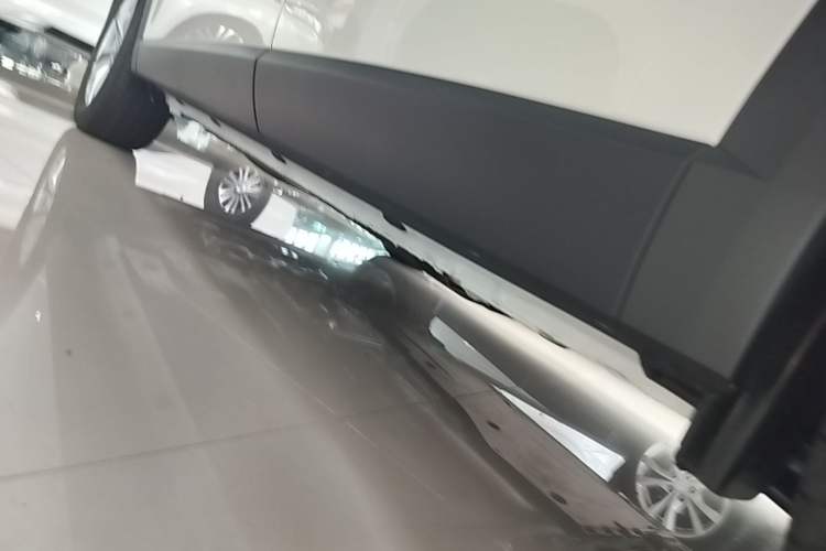 Used Jetta VS8 2026 Model 280TSI Automatic All-Round Edition Left Side Sill
