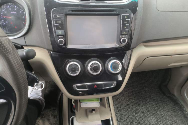 Used Jinbei 750 2015 1.5L Comfort Model Audio And AC Panel