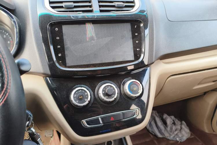 Used Jinbei 750 2015 1.5L Flagship Model Audio And AC Panel
