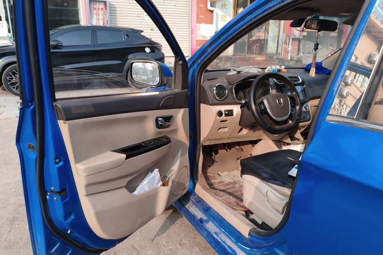 Used Jinbei 750 2015 1.5L Flagship Model Driver Seat