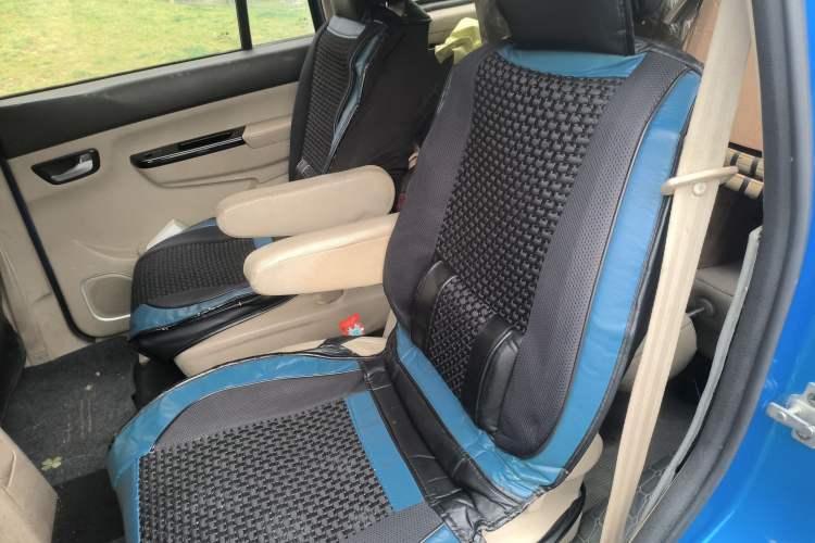 Used Jinbei 750 2015 1.5L Comfort Model Left Rear Seat