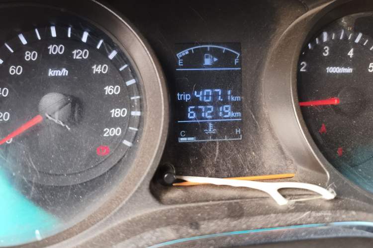 Used Jinbei 750 2015 1.5L Flagship Model Odometer Close Up