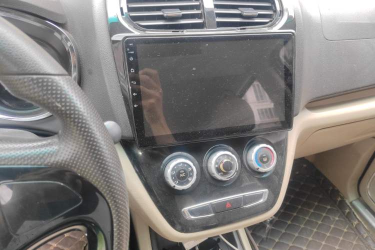 Used Jinbei 750 2015 1.5L Flagship Model Audio And AC Panel
