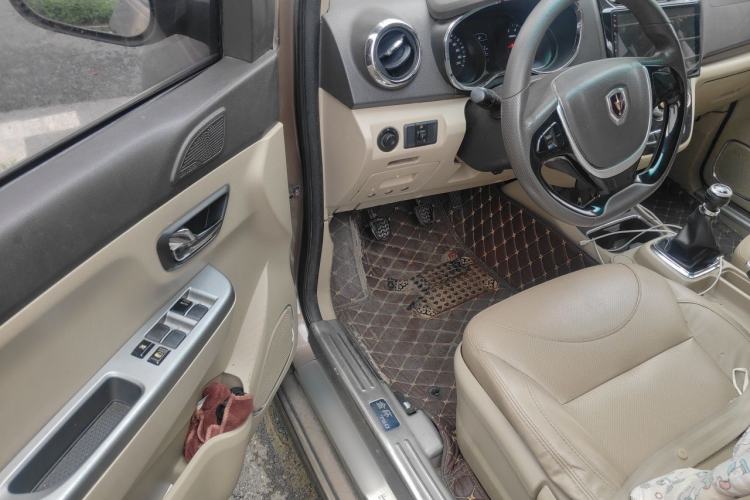 Used Jinbei 750 2015 1.5L Flagship Model Driver Seat
