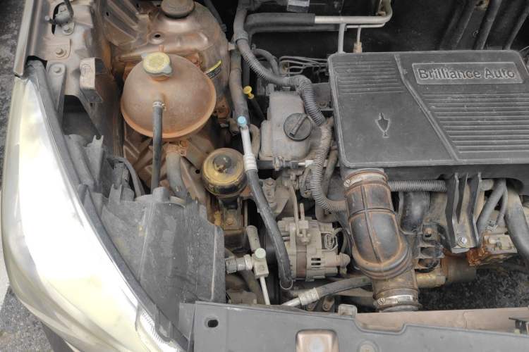 Used Jinbei 750 2015 1.5L Flagship Model Engine Bay Right