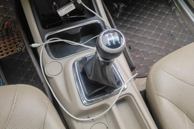Used Jinbei 750 2015 1.5L Flagship Model Gear Lever