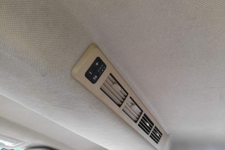 Used Jinbei 750 2015 1.5L Flagship Model Headliner