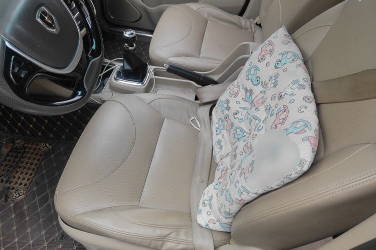 Used Jinbei 750 2015 1.5L Flagship Model Left Front Seat