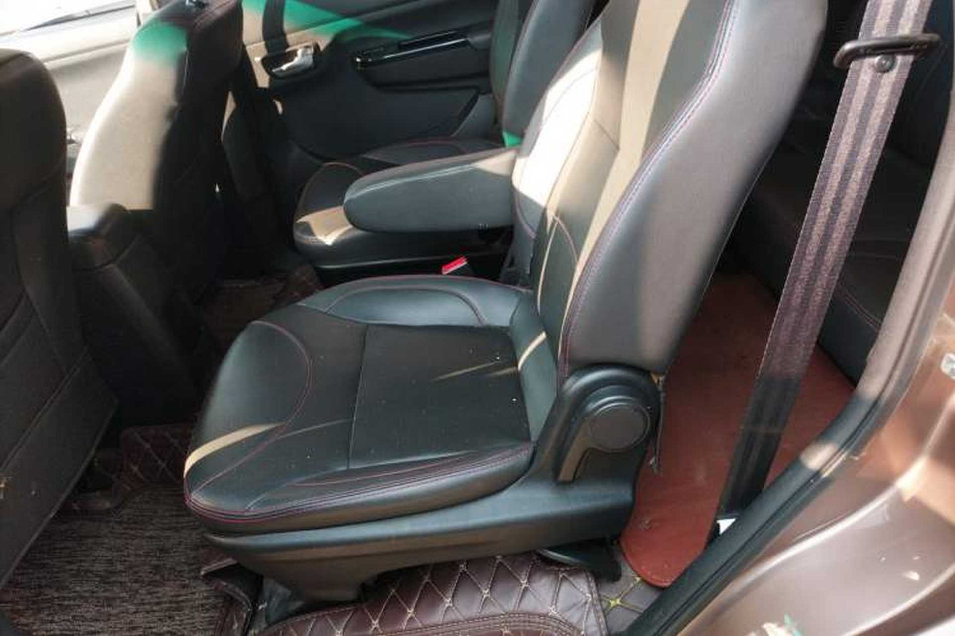 Used Jinbei 750 2015 1.5L Luxury Model Left Rear Seat