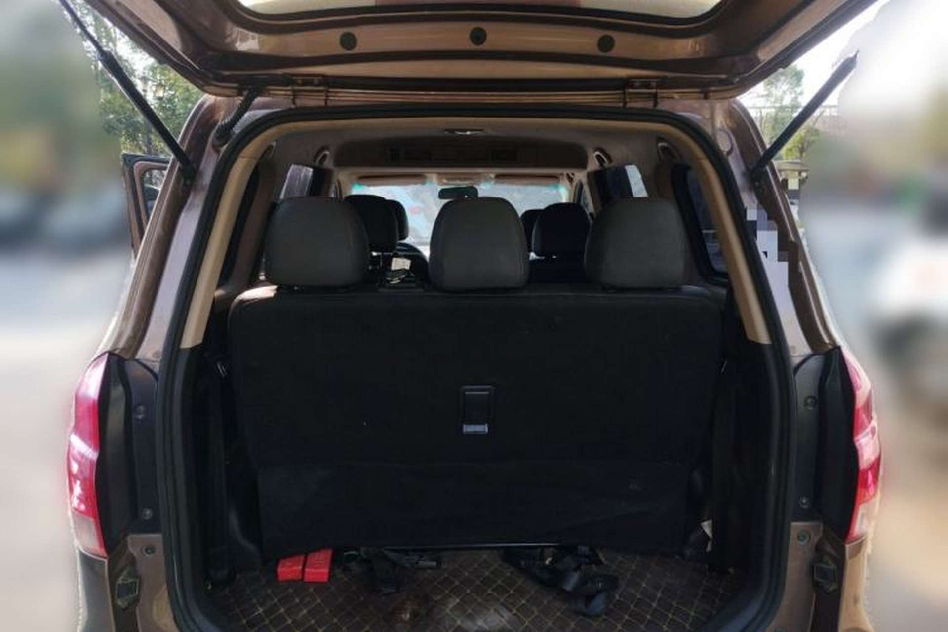 Used Jinbei 750 2015 1.5L Luxury Model Trunk