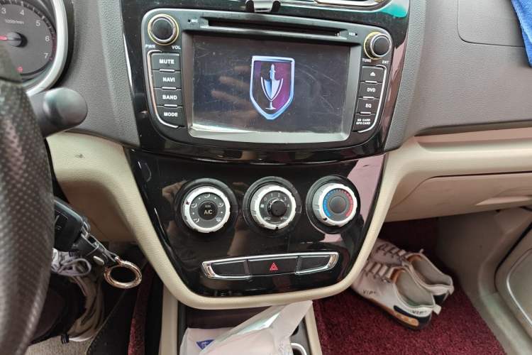 Used Jinbei 750 2015 1.5L Luxury Model Audio And AC Panel