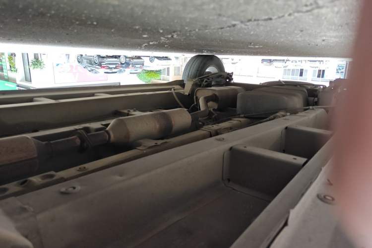 Used Jinbei 750 2015 1.5L Luxury Model Chassis Front Right