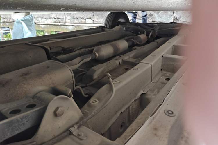 Used Jinbei 750 2015 1.5L Luxury Model Chassis Rear Left