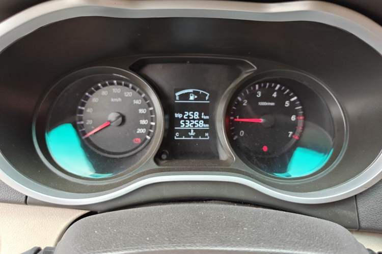 Used Jinbei 750 2015 1.5L Luxury Model Odometer Close Up