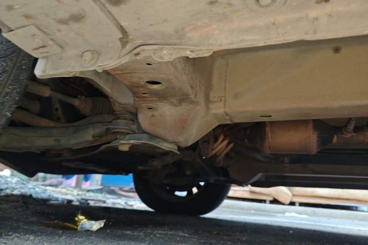 Used Jinbei 750 2015 1.5L Flagship Model Chassis Front Left