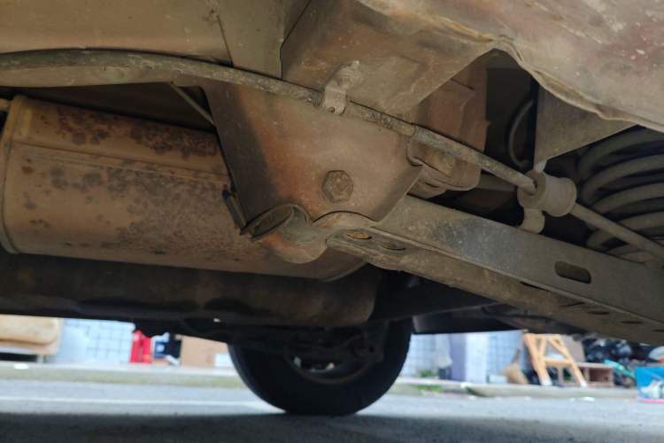 Used Jinbei 750 2015 1.5L Flagship Model Chassis Rear Left