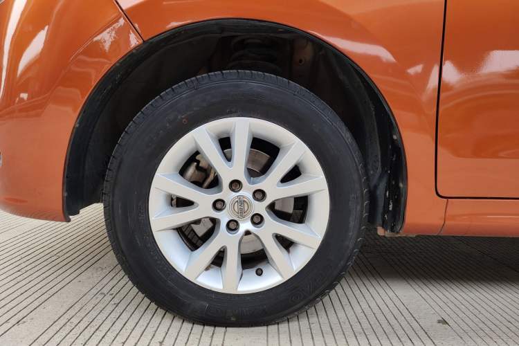Used Jinbei 750 2015 1.5L Luxury Model Exterior 7
