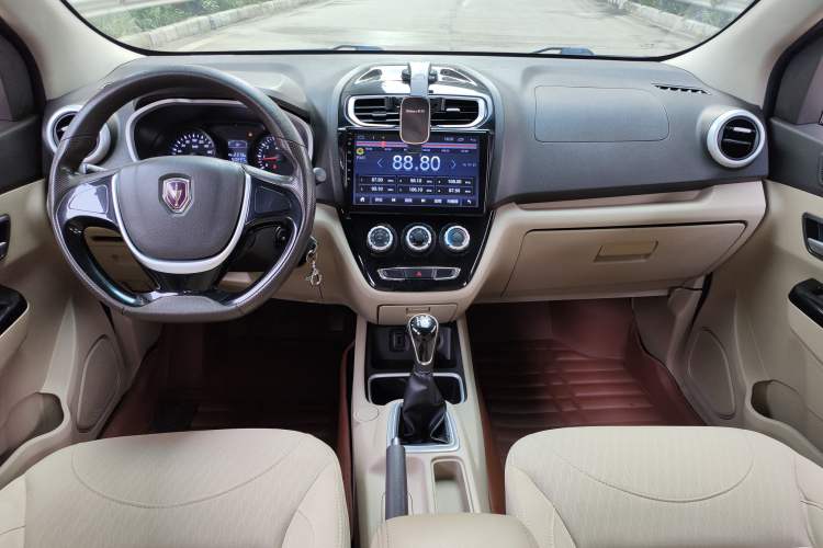 Used Jinbei 750 2015 1.5L Luxury Model Interior 1