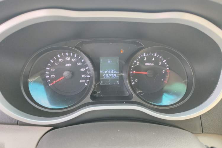 Used Jinbei 750 2015 1.5L Luxury Model Odometer Close Up