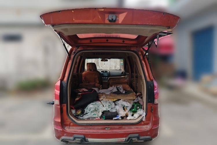 Used Jinbei 750 2015 1.5L Flagship Model Trunk