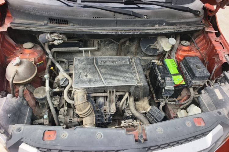 Used Jinbei 750 2015 1.5L Luxury Model Engine Bay