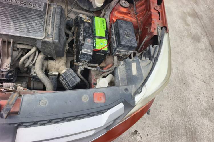 Used Jinbei 750 2015 1.5L Luxury Model Engine Bay Left