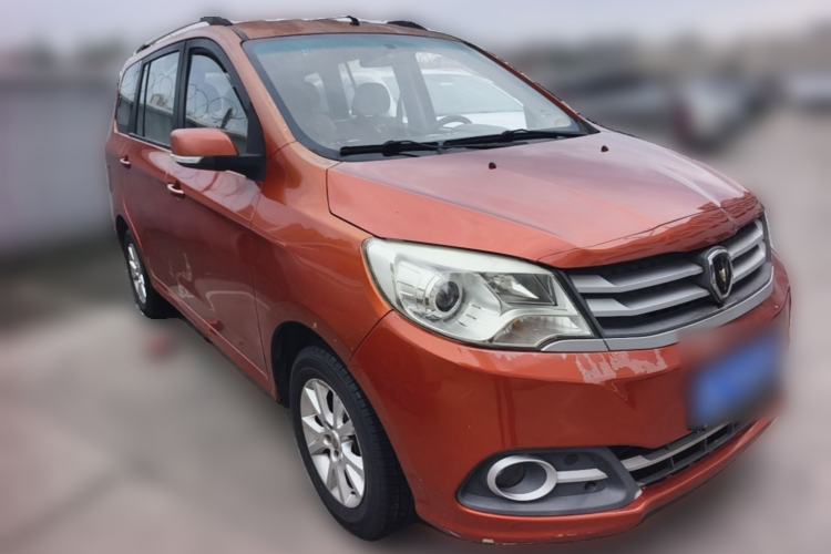 Used Jinbei 750 2015 1.5L Luxury Model Front Right 45 Deg