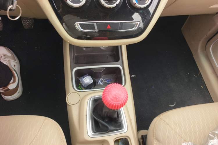 Used Jinbei 750 2015 1.5L Luxury Model Gear Lever
