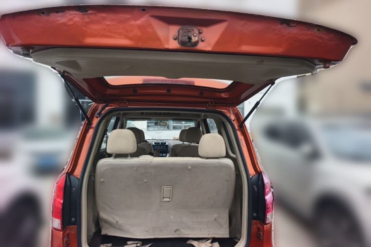 Used Jinbei 750 2015 1.5L Luxury Model Trunk