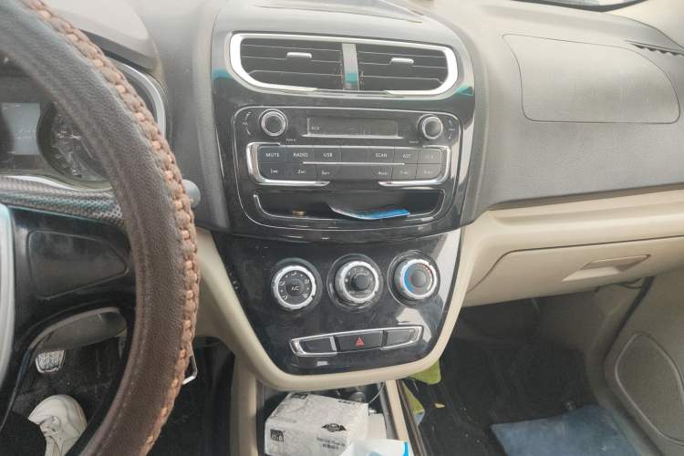 Used Jinbei 750 2015 1.5L Comfort Model Audio And AC Panel