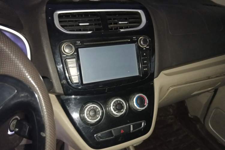 Used Jinbei 750 2015 1.5L Luxury Model Audio And AC Panel