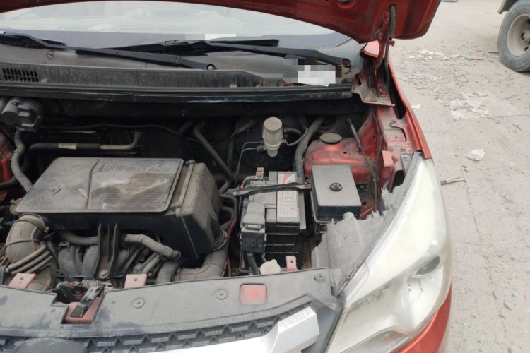 Used Jinbei 750 2015 1.5L Comfort Model Engine Bay Left